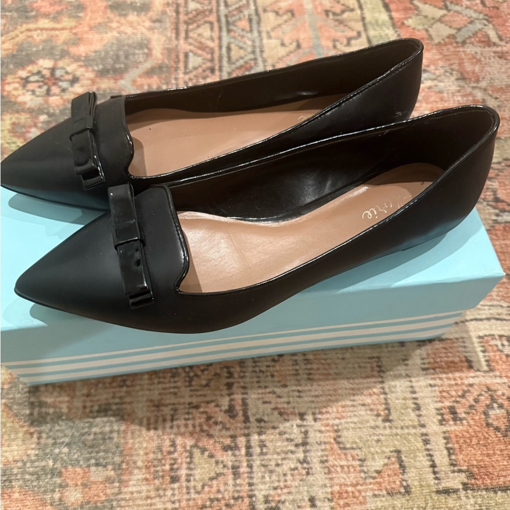 Black Women's Pointed Toe Flats Size 8.5